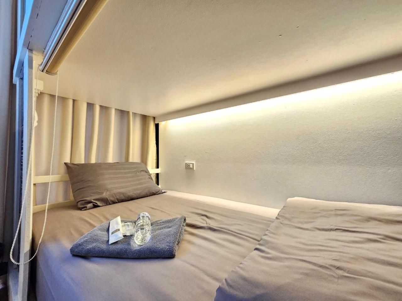 Shade House - Phuket Downtown Hostel Phòng bức ảnh